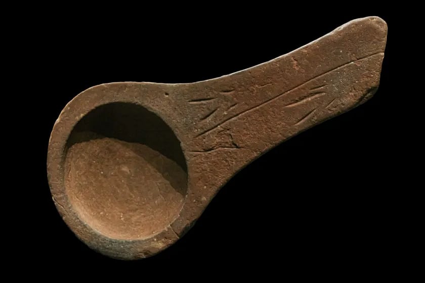 আদিম মানুষের প্রথম হাতিয়ার