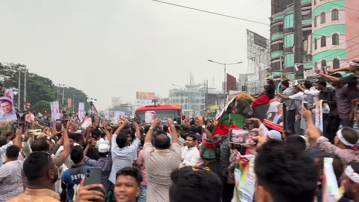 বরিশালের উদ্দেশে রওনা দিয়েছেন তারেক রহমান