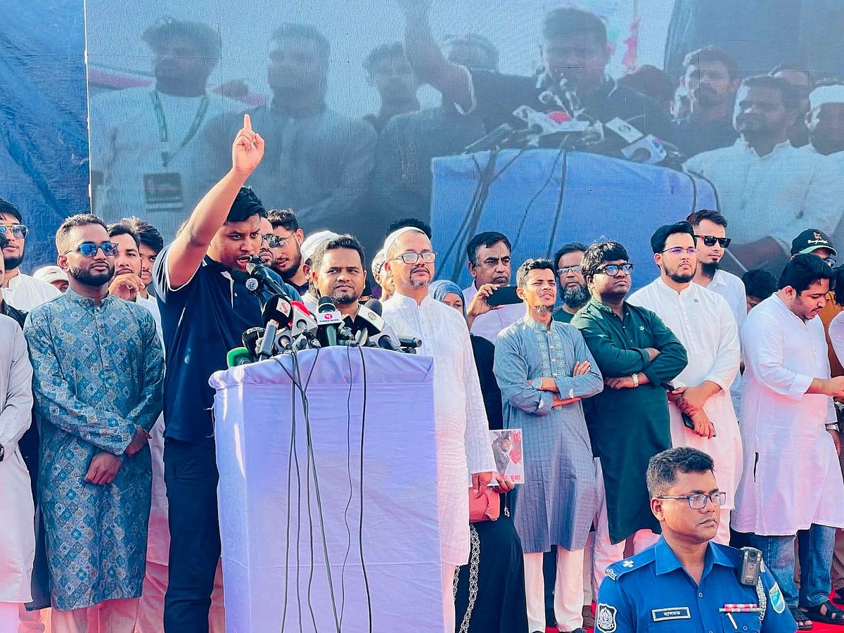 স্টান্টবাজি আর চলবে না, শিক্ষার্থীরা তা দেখিয়ে দিয়েছে: হাসনাত আবদুল্লাহ