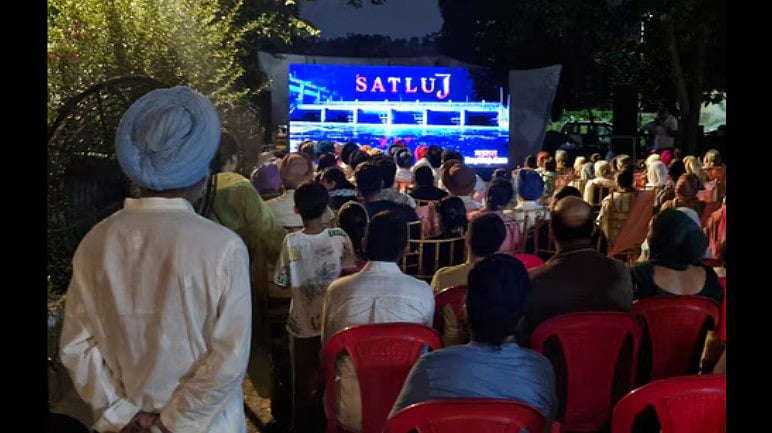 সরকারি নিষেধাজ্ঞার পরও পাঞ্জাবের অমৃতসরে ‘সাতলুজ’ চলচ্চিত্রের প্রদর্শনী চলছে