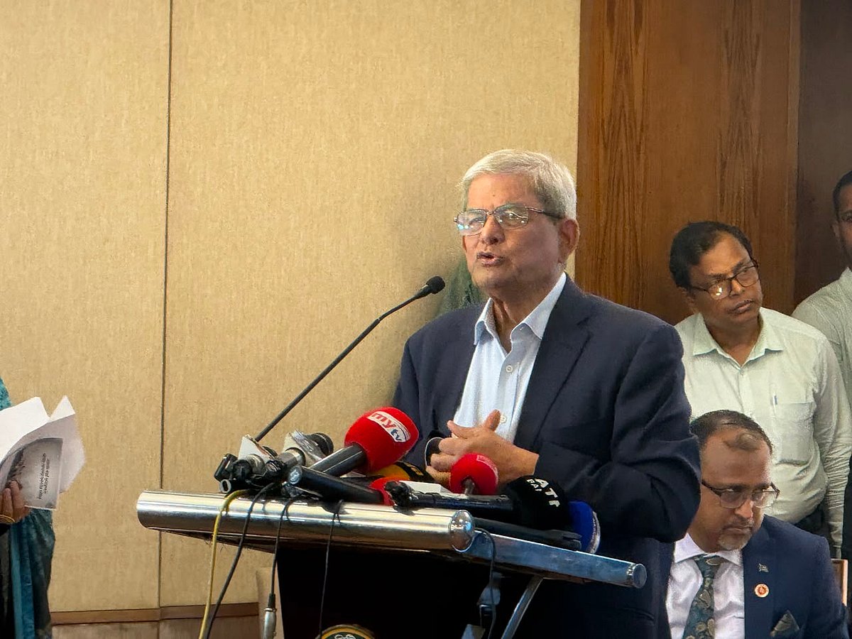 ‘নগরের বর্জ্য ব্যবস্থাপনা আমার, আপনার, সকলের দায়িত্ব’ শীর্ষক এই সেমিনারের আয়োজক ঢাকা উত্তর সিটি করপোরেশন (ডিএনসিসি)। আজ বুধবার