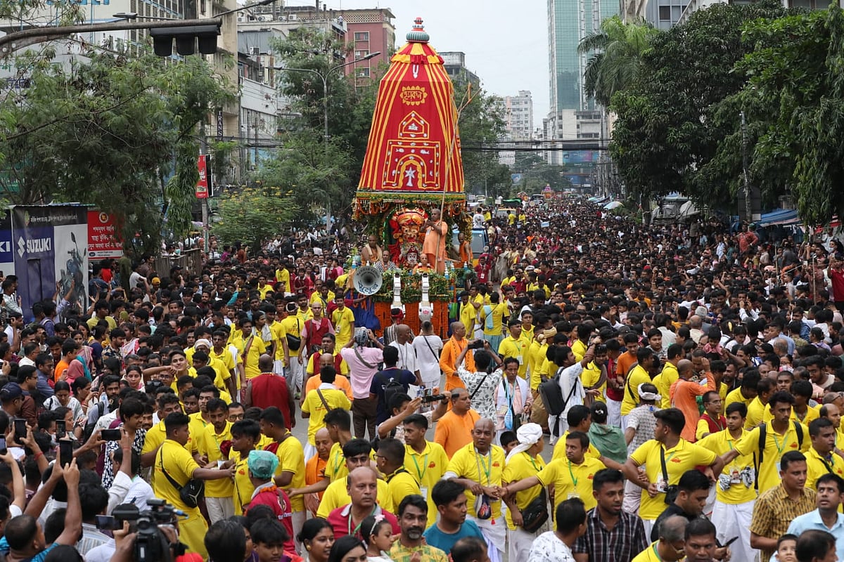 শ্রীশ্রী জগন্নাথদেবের রথযাত্রা উৎসবে অংশ নেন ভক্তরা। মতিঝিল, ঢাকা; ১৬ জুলাই ২০২৬