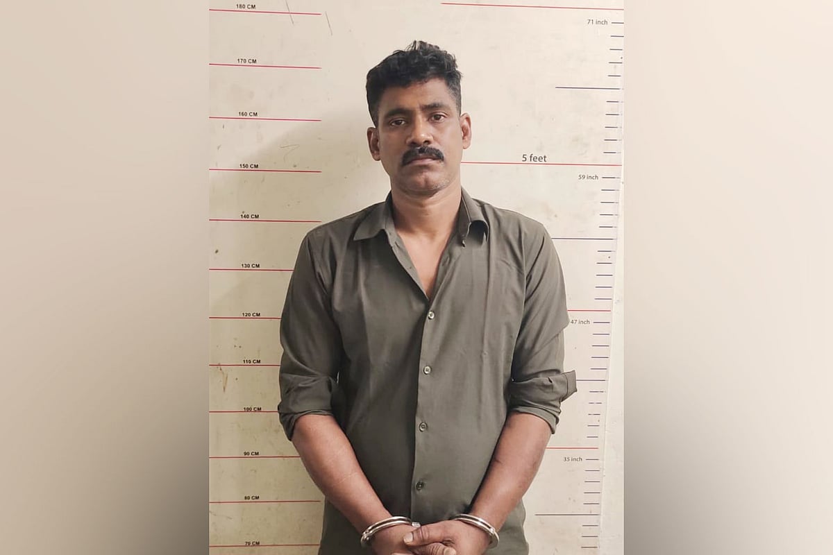 রাজধানীর মতিঝিল এলাকায় সন্ত্রাসী কর্মকাণ্ডের জন্য আলোচিত তানিম রেজা ওরফে বাপ্পী। আজ শুক্রবার বিকেলে তাঁকে গ্রেপ্তার করেছে পুলিশ