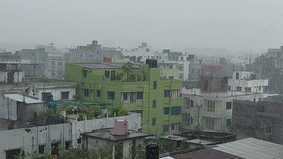 আগামী ৫ দিন বৃষ্টির পূর্বাভাস, ভ্যাপসা গরম কি কমবে?
