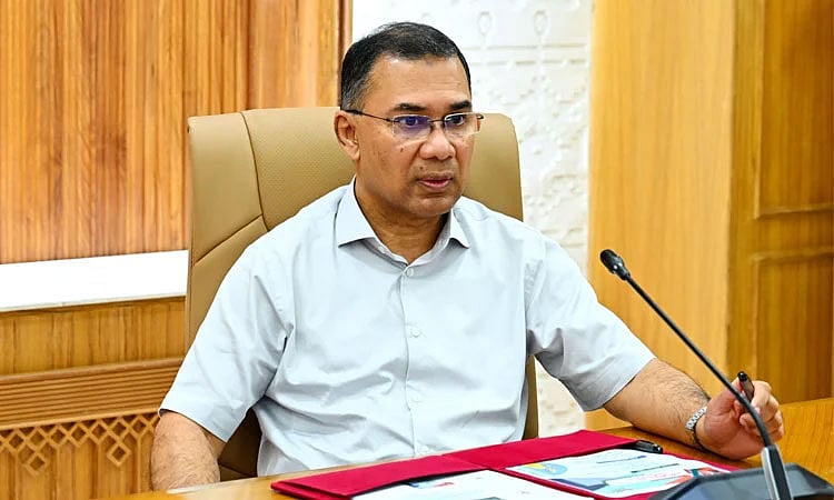 প্রধানমন্ত্রী তারেক রহমান প্রবাসী কার্ড সম্পর্কিত এক সভায় সভাপতিত্ব করেন। প্রধানমন্ত্রীর কার্যালয়; ১৮ জুলাই ২০২৬