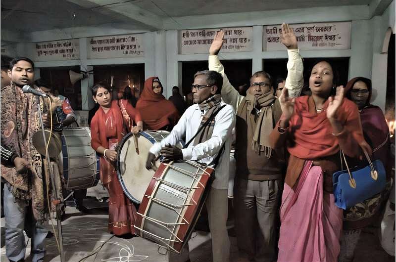 বাংলাদেশের ঠাকুরগাঁওয়ে একটি অনুষ্ঠানে মতুয়া সম্প্রদায়ের সদস্যরা। ২০১৯ সালে তোলা