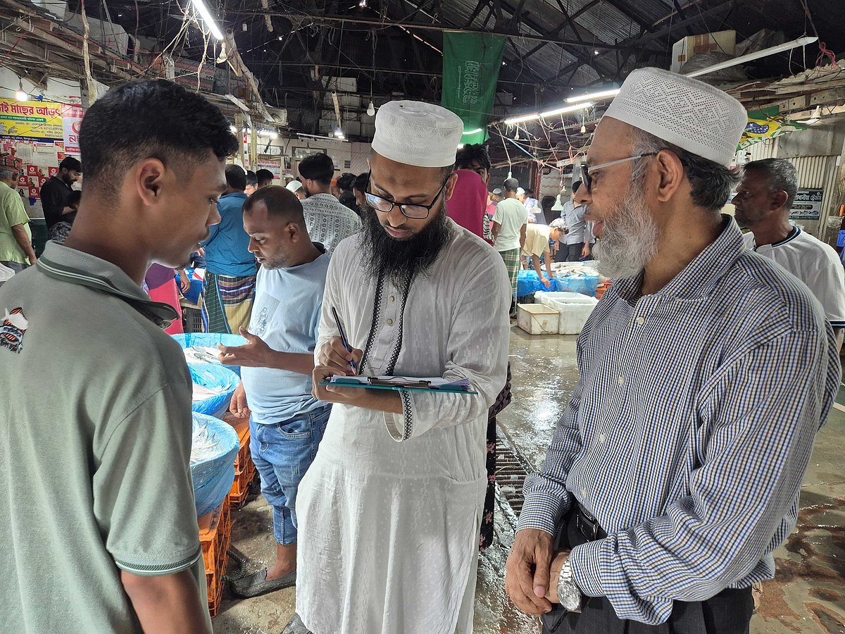 ইলিশ কেন কমছে, এ বিষয়ে জানতে গতকাল সিইজিআইএসের একটি প্রতিনিধিদল চাঁদপুরে