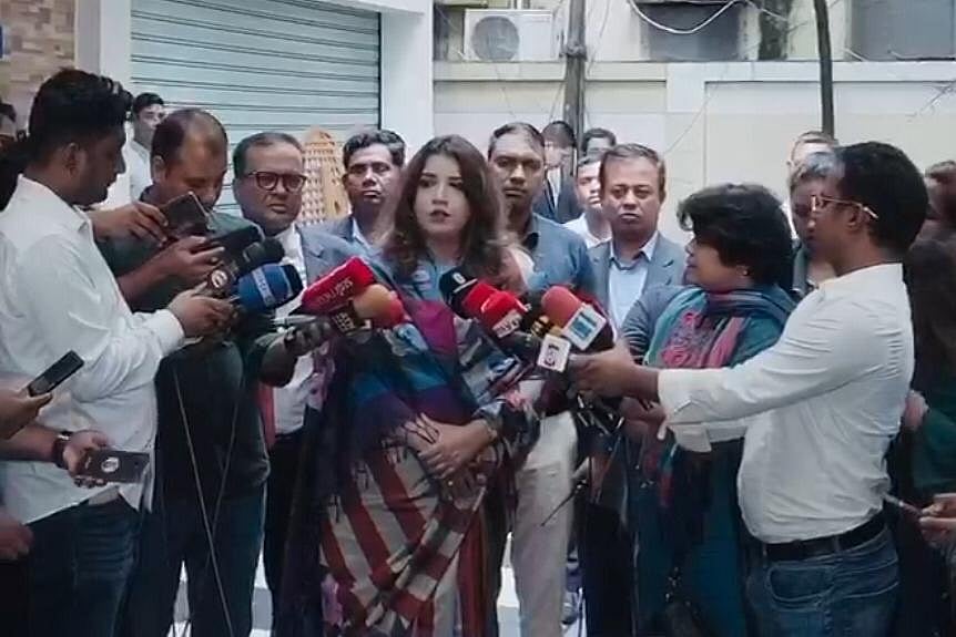 রাজধানীর রমনায় বিস মিলনায়তনে এক সেমিনার শেষে সাংবাদিকদের বিভিন্ন প্রশ্নের উত্তর দেন পররাষ্ট্র প্রতিমন্ত্রী শামা ওবায়েদ