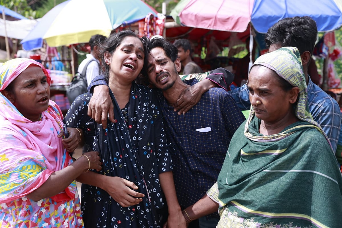 ২১ জুলাই হাম নিয়ে রাজধানীর ডিএনসিসি হাসপাতালে ভর্তি করা হয় চার বছরের মাহিয়াকে। চিকিৎসাধীন অবস্থায় আজ তার মৃত্যু হয়েছে। হাসপাতালের সামনে কান্নায় ভেঙে পড়েন বাবা ও ফুপু। ২৩ জুলাই