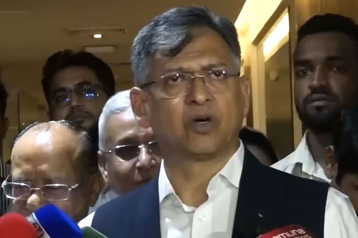 স্বরাষ্ট্রমন্ত্রী সালাহউদ্দিন আহমদ। আজ বৃহস্পতিবার সচিবালয়ে 