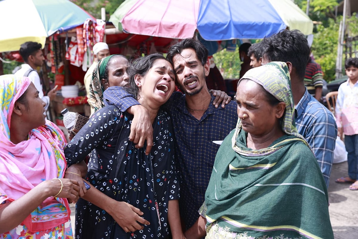 দুই দিন চিকিৎসার পর মারা গেছে হামে আক্রান্ত চার বছরের সন্তান মান্না। ডিএনসিসি হাসপাতালের সামনে বাবা ও স্বজনদের আহাজারি। গতকাল বৃহস্পতিবার দুপুরে
