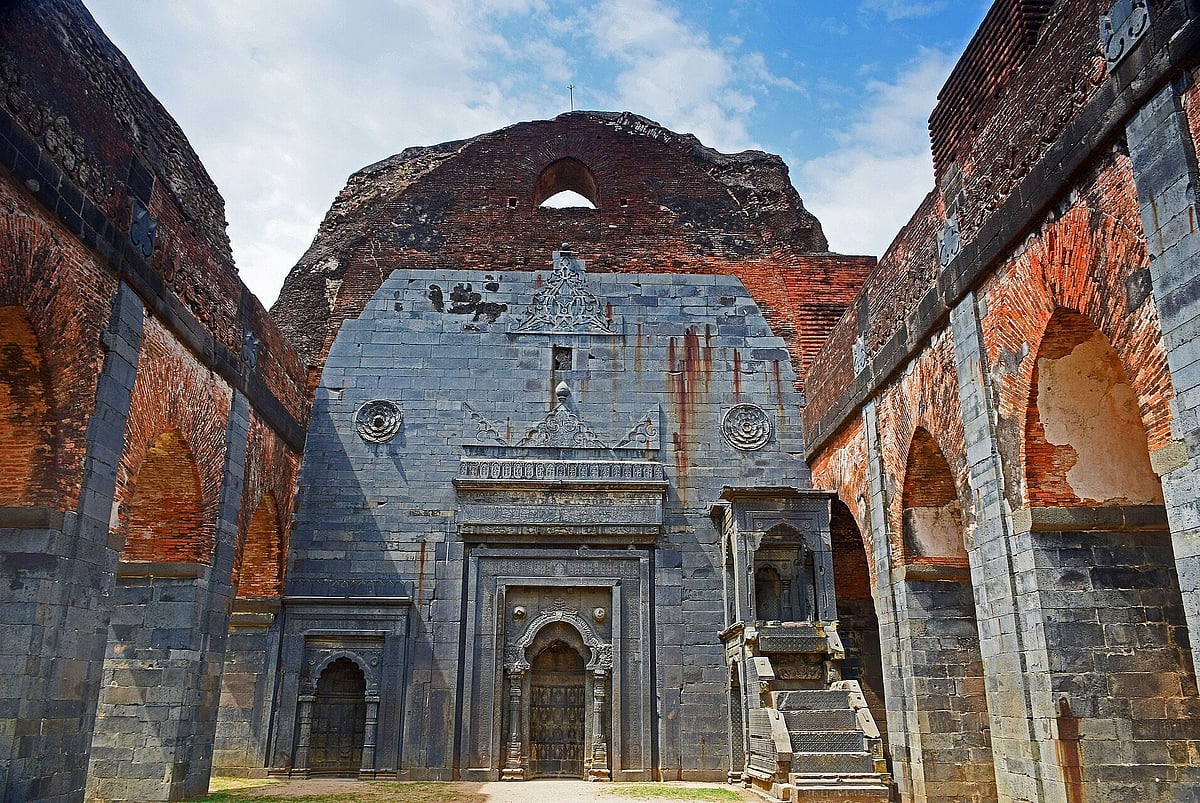 আদিনা মসজিদ