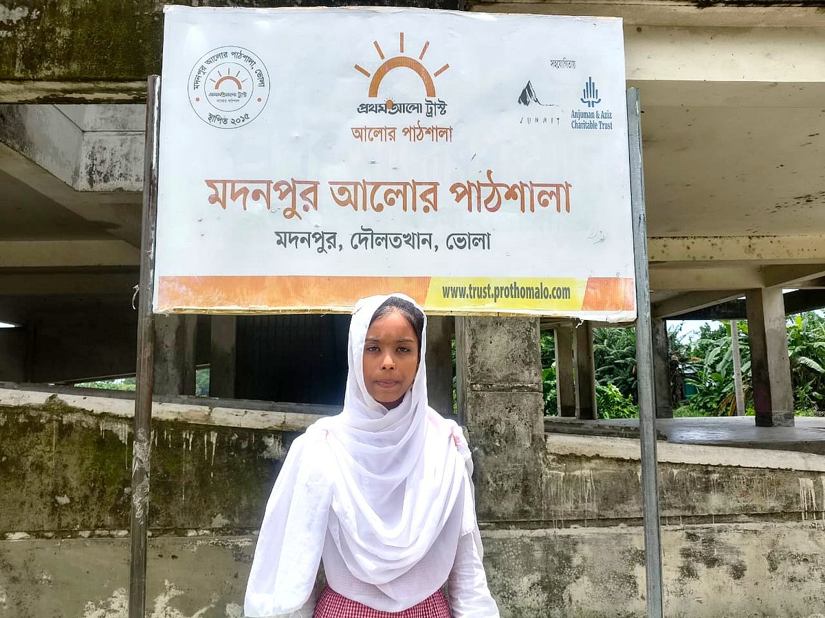 নদীভাঙনও দমাতে পারেনি সুমাইয়াকে