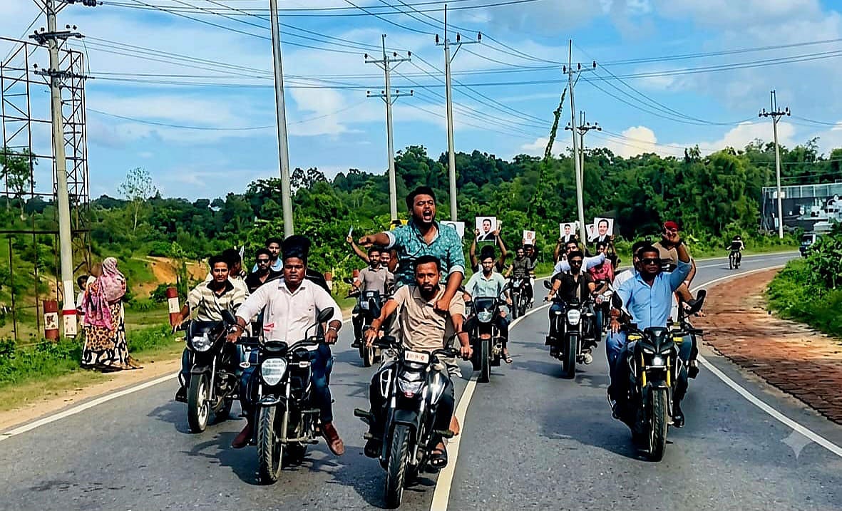 কক্সবাজারের রামুতে ছাত্রলীগের ঝটিকা মিছিল