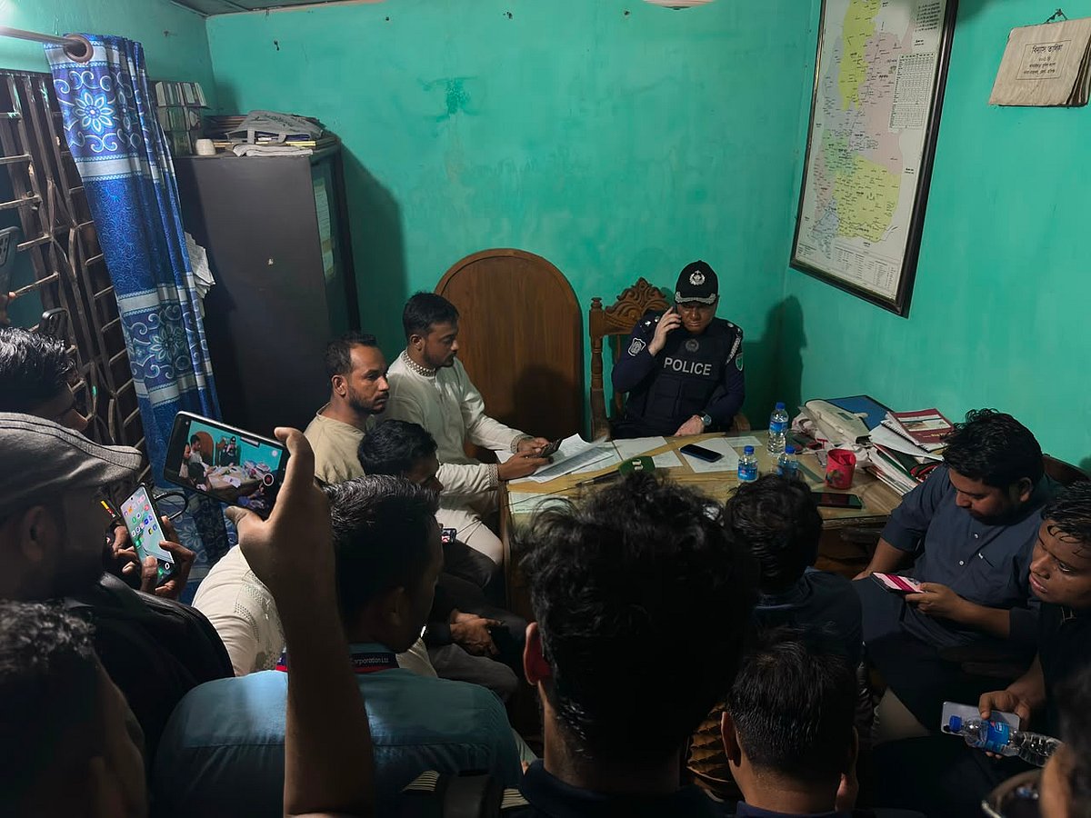 হামলা, মারধরের ঘটনায় মামলা নিতে পুলিশের কাছে লিখিত অভিযোগ দিলেন এনসিপির নেতারা