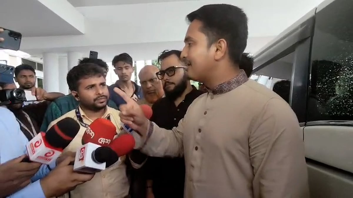 সামনে–পেছনে পুলিশ দাঁড়ায় থাকে, সবাই নাটক দেখে: সারজিস আলম