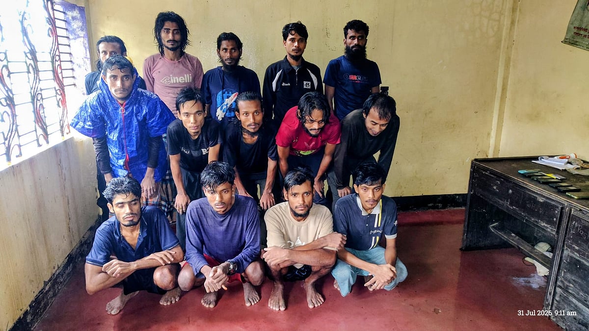 উদ্ধার হওয়া ১৮ জনের সবাই রোহিঙ্গা, নিখোঁজ অন্তত ৯
