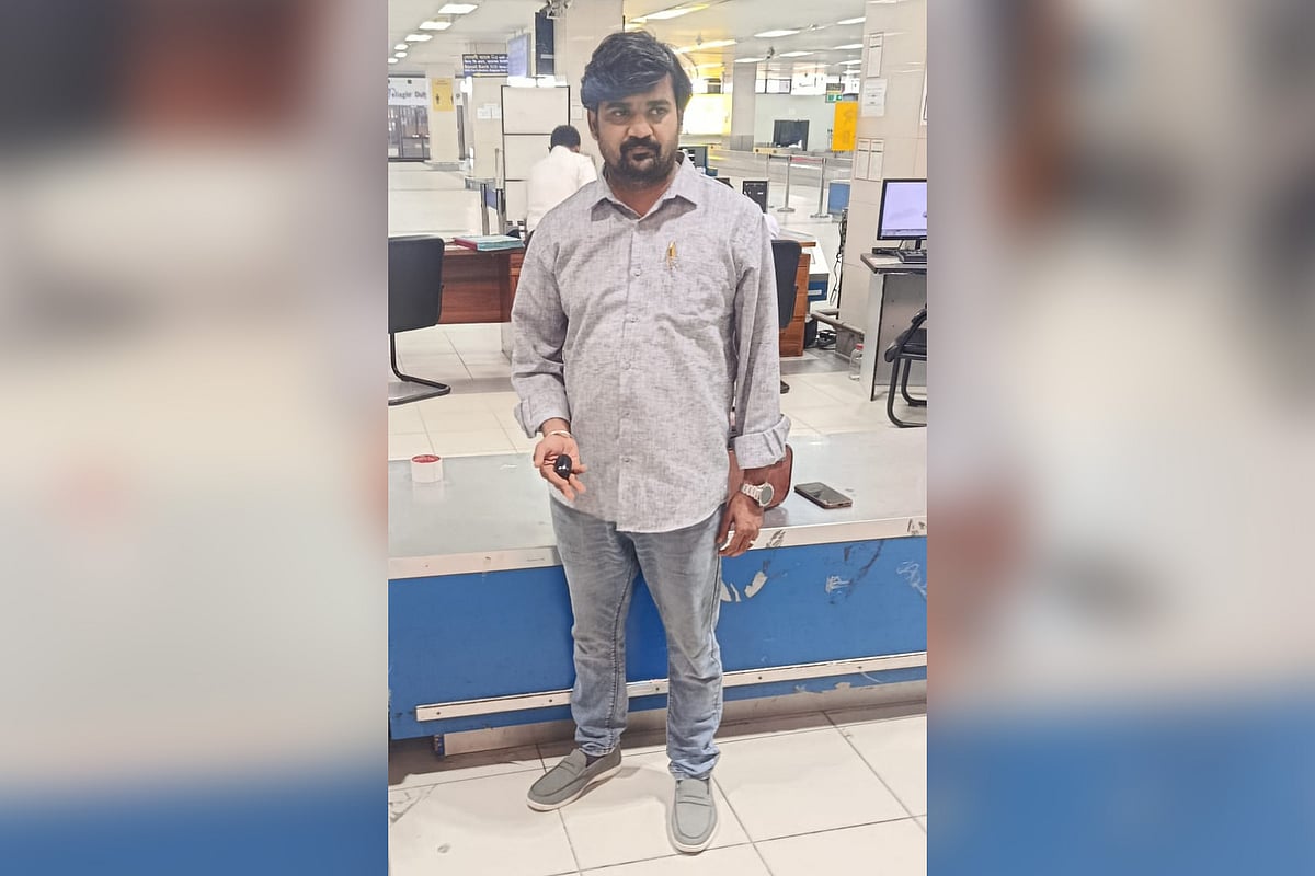 শাহ আমানত বিমানবন্দরে ভারতীয় যাত্রীর কাছ থেকে সোনা উদ্ধার, লুকিয়েছিলেন বিশেষ কায়দায়