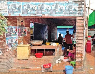 রাজধানীর বনানীতে ডিএনসিসির ফুডকোর্ট। গত ২২ জুলাই