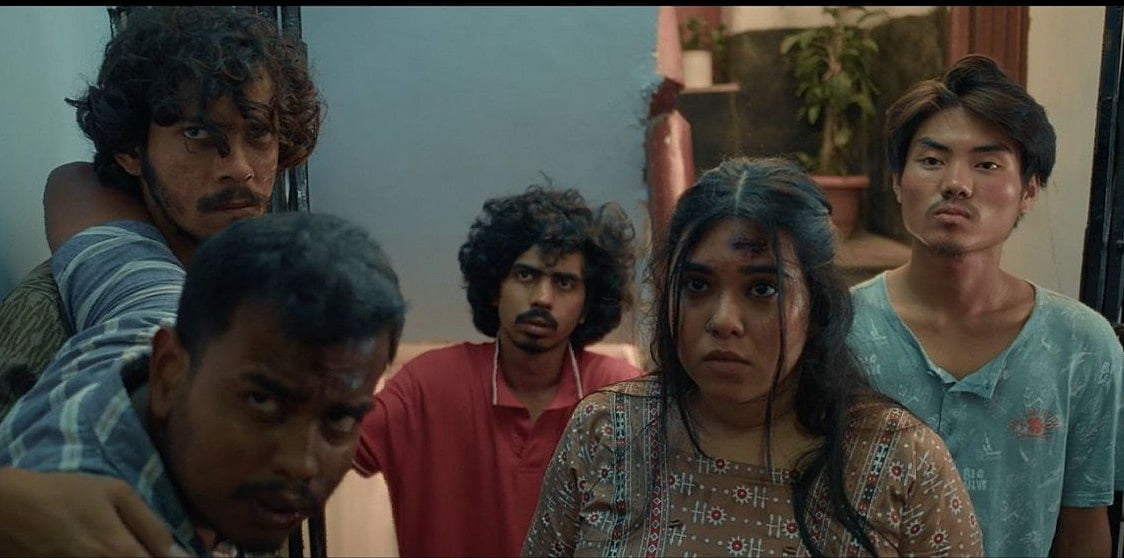 ‘এখানে রাজনৈতিক আলাপ জরুরি’ সিনেমার একটি দৃশ্য। নির্মাতার সৌজন্যে