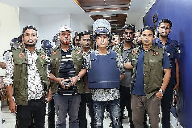 পুলিশের অভিযানে গ্রেপ্তার মোবারক হোসেন ইমন