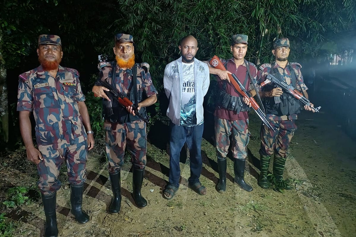 ফেনীর পরশুরাম সীমান্তে আটক নাইজেরিয়ার নাগরিক