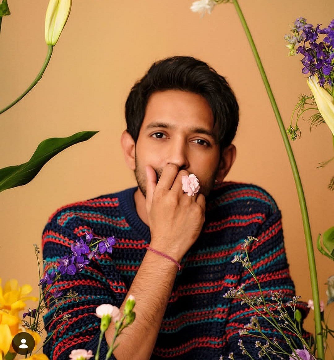 ১০ ছবিতে বিক্রান্ত ম্যাসি