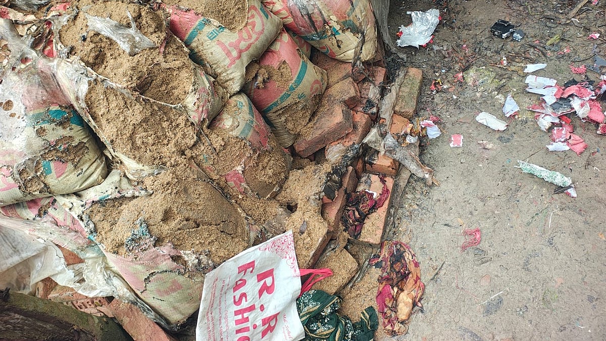 চিপসের প্যাকেটের আড়ালে ‘বুবি ট্র্যাপ’