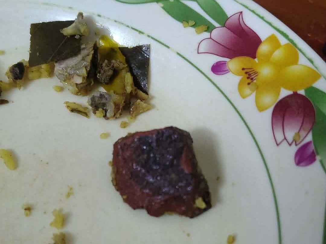 চুয়েট ক্যানটিনে তেহারিতে পাওয়া ইটের টুকরা