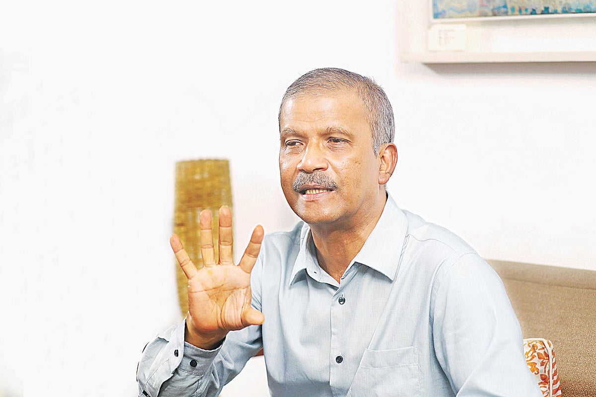 প্রথম আলোর সঙ্গে সাক্ষাৎকারে অধ্যাপক আসিফ নজরুল