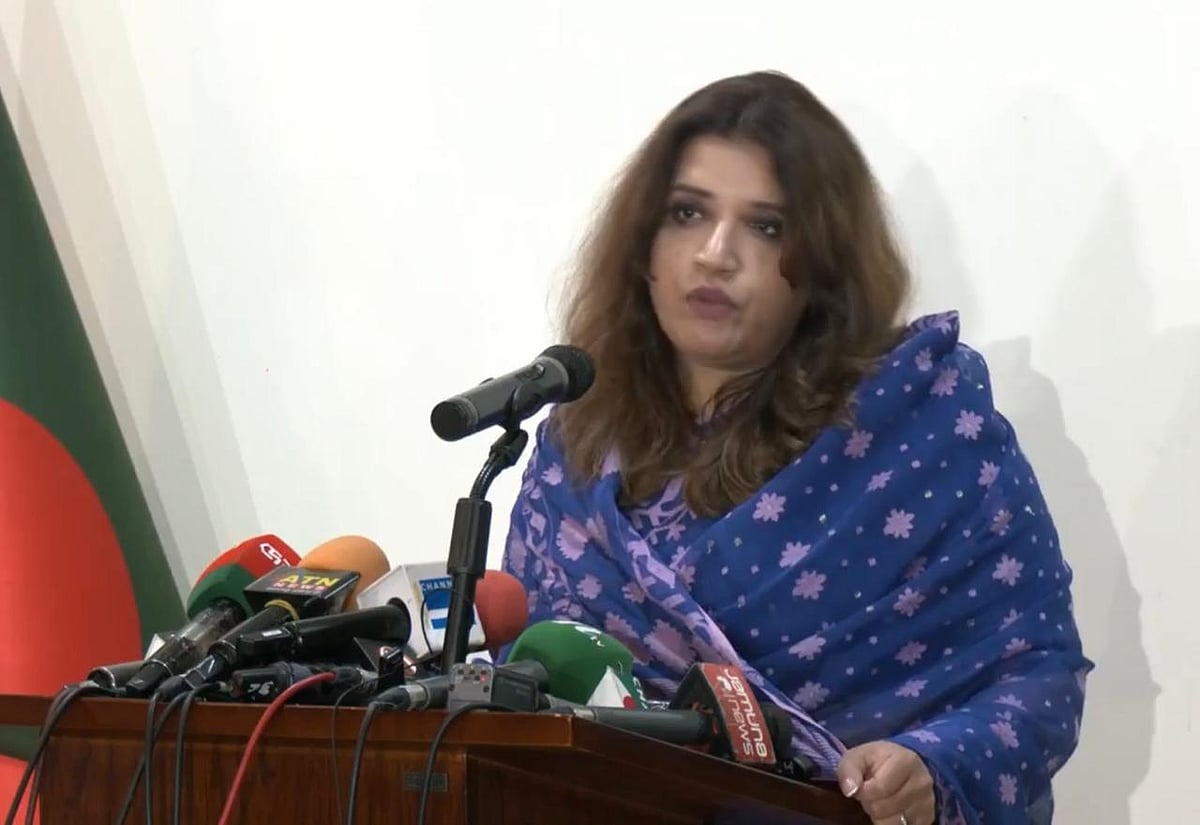 সাংবাদিকদের ব্রিফিংয়ে পররাষ্ট্র প্রতিমন্ত্রী শামা ওবায়েদ ইসলাম। আজ বৃহস্পতিবার বিকেলে পররাষ্ট্র মন্ত্রণালয়ে