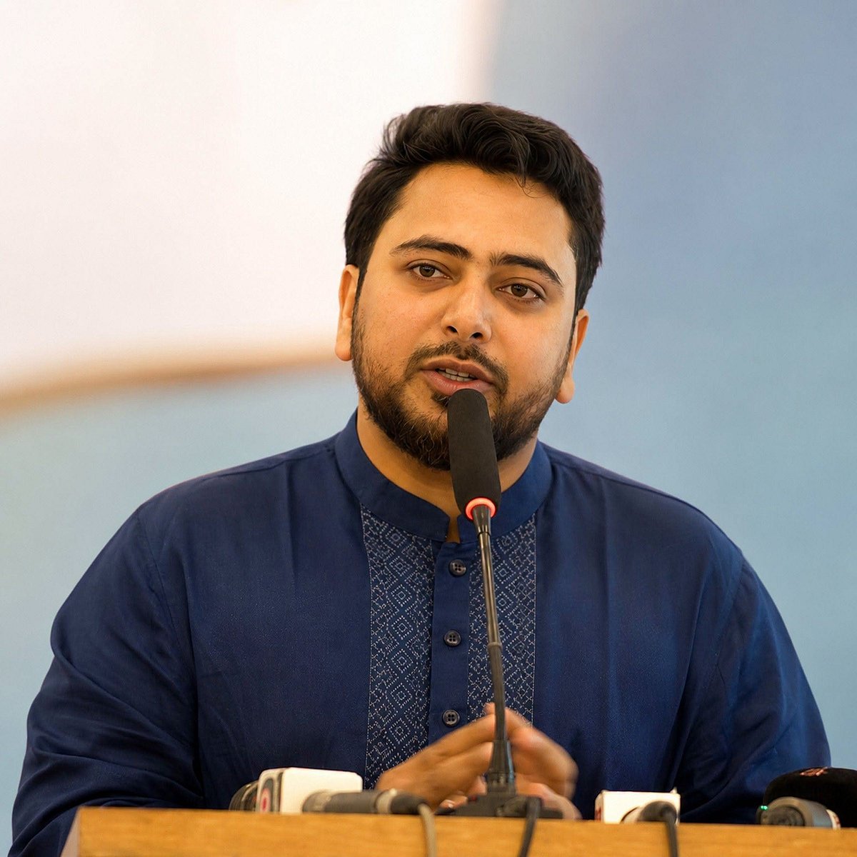 জুলাইয়ের পর ‘খালি হাতে ফেরা বিপ্লবীদের’ কৃতজ্ঞতা জানিয়ে নাহিদ ইসলামের বার্তা
