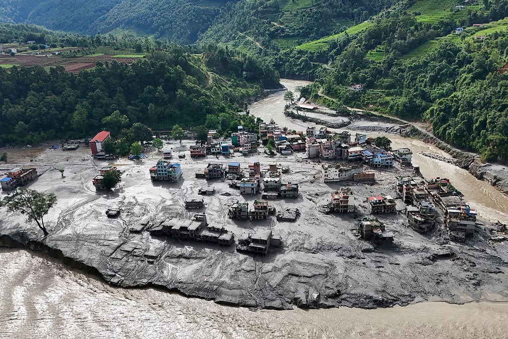 বিপর্যয়ের কারণ খুঁজতে নেপালের তদন্তু শুরু