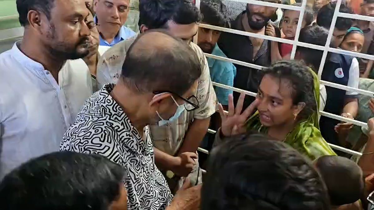 সরকারি হাসপাতালে স্বাস্থ্যমন্ত্রীর আকস্মিক পরিদর্শন 