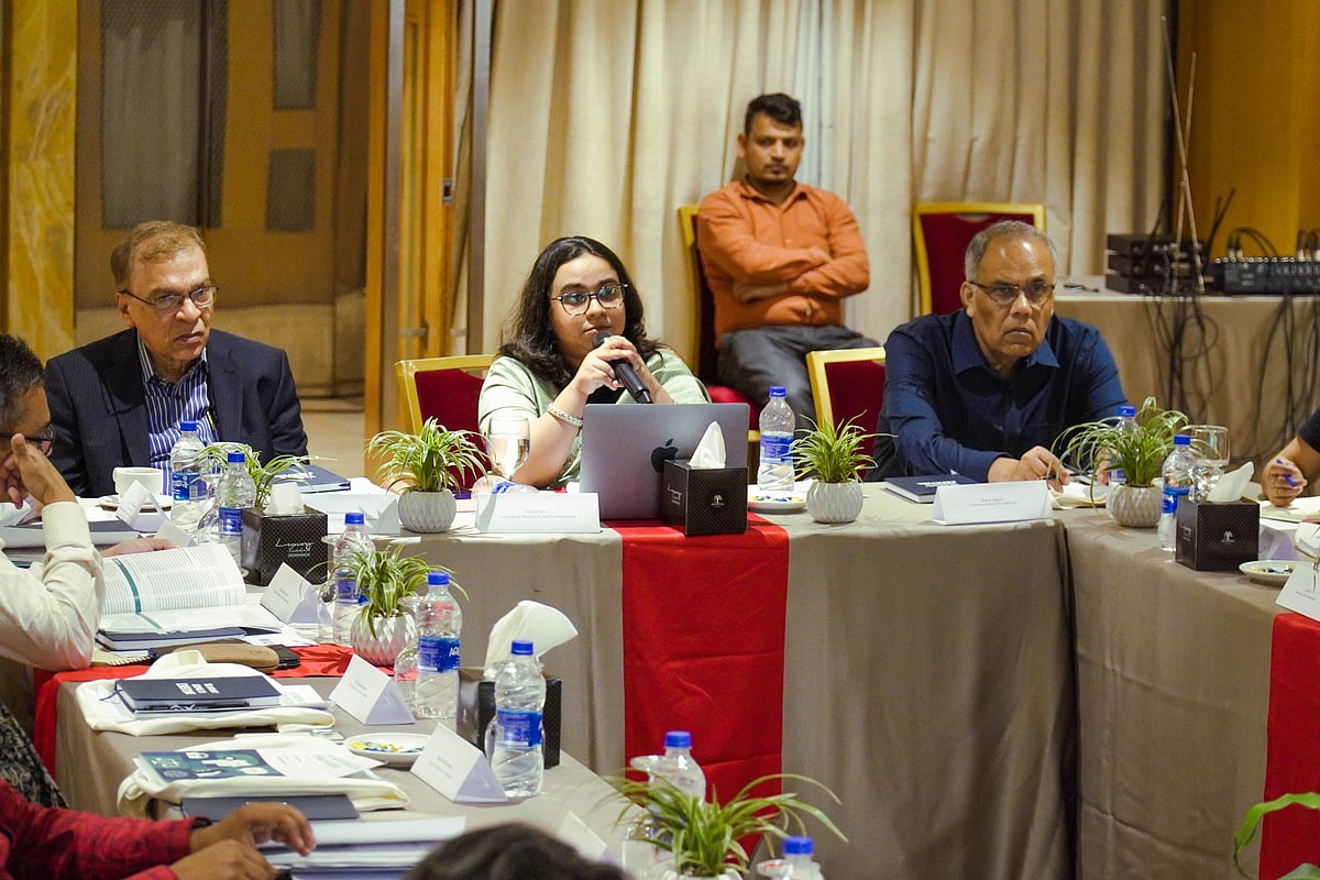রাজধানীর একটি হোটেলে ‘ডিজিটাল পলিসিস অ্যান্ড রাইটস ইন বাংলাদেশ’ শীর্ষক গোলটেবিল বৈঠকের আয়োজন করে বেসরকারি সংস্থা টেকগ্লোবাল ইনস্টিটিউট। ৩০ আগস্ট