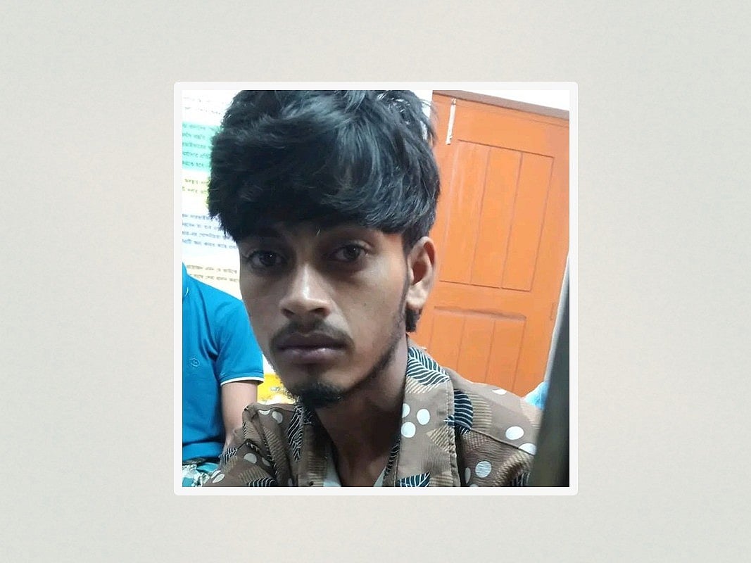 অভিযুক্ত মারুফ মুন্সি। গতকাল রাতে পটুয়াখালীর দশমিনা থানায়