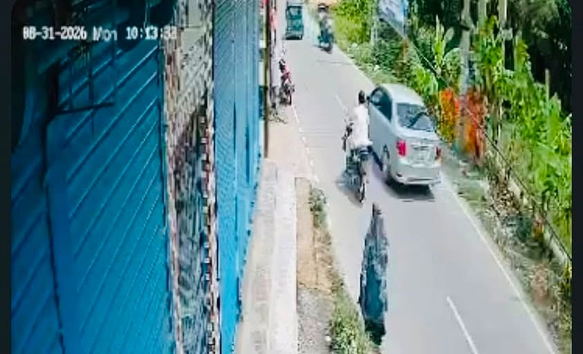 মোটরসাইকেলে থাকা ব্যাংকের এজেন্টের পথ আটকে ১২ লাখ টাকা ছিনতাই করে দুর্বৃত্তরা