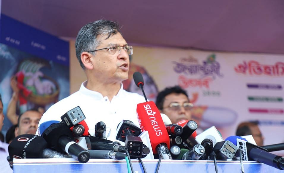 রাজধানীর ঢাকেশ্বরী মন্দির মেলাঙ্গনে জন্মাষ্টমী উৎসবের উদ্বোধনী অনুষ্ঠানে বক্তব্য দেন স্বরাষ্ট্রমন্ত্রী সালাহউদ্দিন আহমদ। ৪ সেপ্টেম্বর