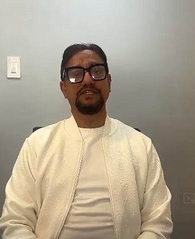 ফেসবুকে লাইভে এসে নিজের বক্তব্য তুলে ধরেন চসিক মেয়র শাহাদাত হোসেন