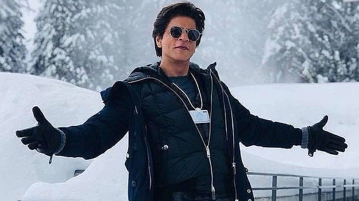 যে সেলিব্রিটিকে কখনো দেখিনি, তাঁর জীবন নিয়ে এত আগ্রহ কেন