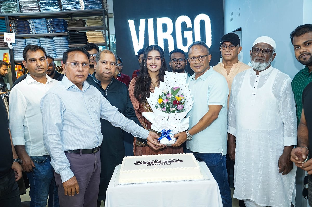 লাইফস্টাইল ফ্যাশন ব্র্যান্ড ‘ভারগো’র ১৬তম আউটলেটের উদ্বোধনী অনুষ্ঠানে অভিনয়শিল্পী তাসনিয়া ফারিণসহ প্রতিষ্ঠানটির কর্মকর্তারা