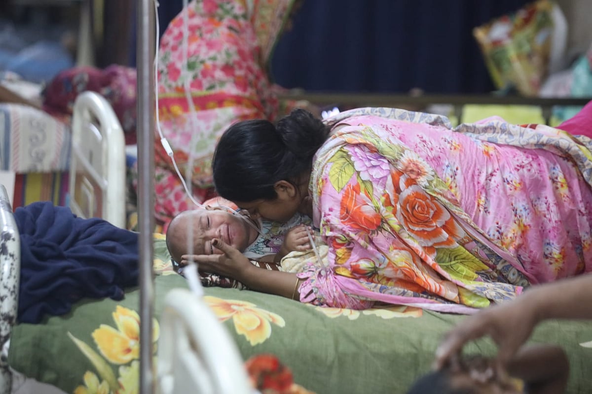 দেশে হামের প্রাদুর্ভাব চলছে। এই প্রাদুর্ভাবে রাজধানীর মুগদা মেডিক্যাল কলেজ হাসপাতালে চিকিৎসাধীন শিশুরোগী। ৯ সেপ্টেম্বর ২০২৬