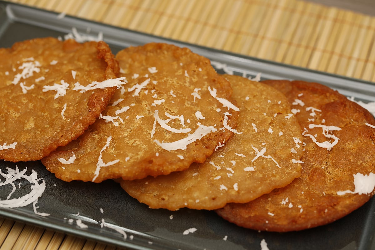 বিন্নি নারকেল পিঠা