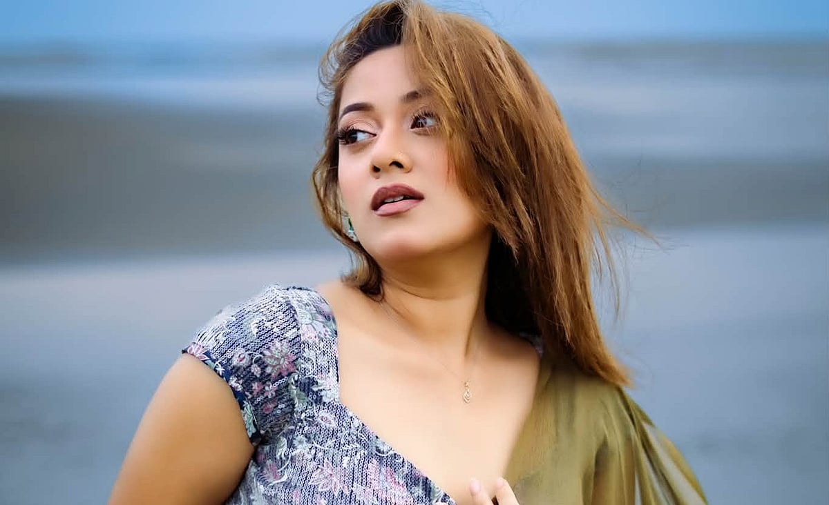 প্রার্থনা ফারদিন দীঘি