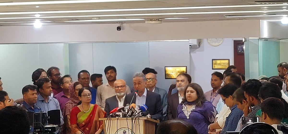 অর্থমন্ত্রী আমির খসরু মাহমুদ চৌধুরী আজ সোমবার বীমা উন্নয়ন ও নিয়ন্ত্রণ কর্তৃপক্ষের (আইডিআরএ) কার্যালয় পরিদর্শন করেন। এ সময় আইডিআরএ চেয়ারম্যান মীর নাদিয়া নিভিন, অর্থ মন্ত্রণালয়ের আর্থিক প্রতিষ্ঠান বিভাগের সচিব নাজমা মোবারেক উপস্থিত ছিলেন