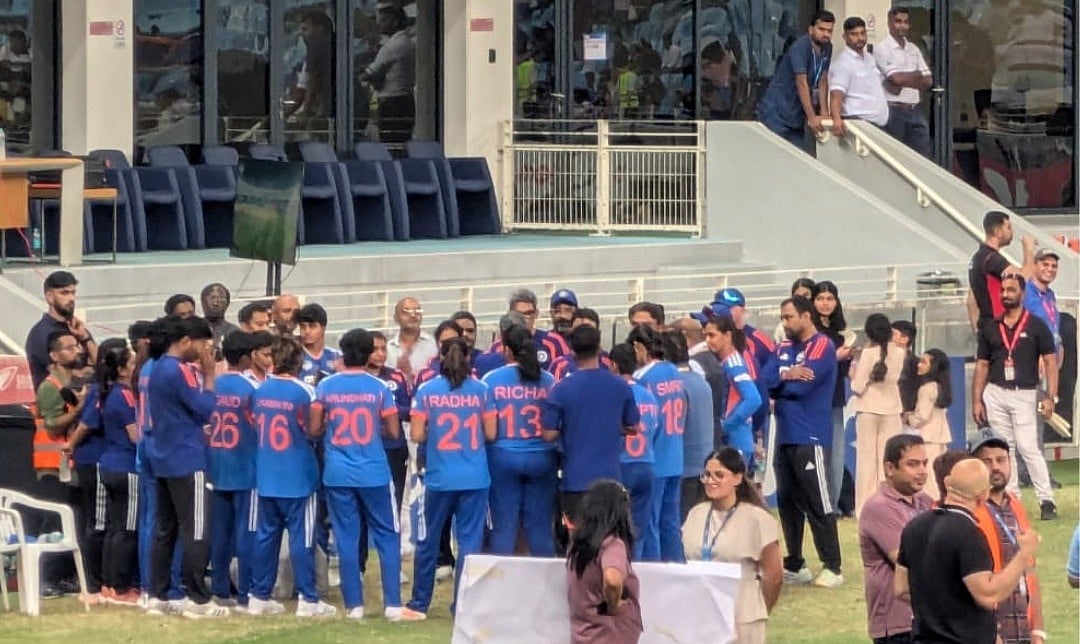এশিয়া কাপ ফাইনালে আবারও নাটক, নাকভির কাছ থেকে ট্রফি নেয়নি চ্যাম্পিয়ন ভারত
