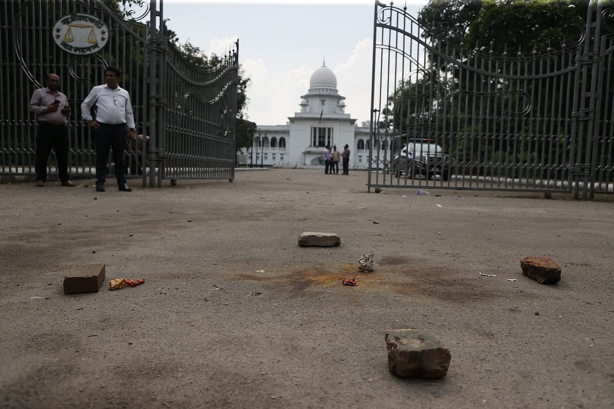 ককটেল বিস্ফোরণের ঘটনাটি ঘটে বেলা সোয়া একটার দিকে। ১৫ সেপ্টেম্বর