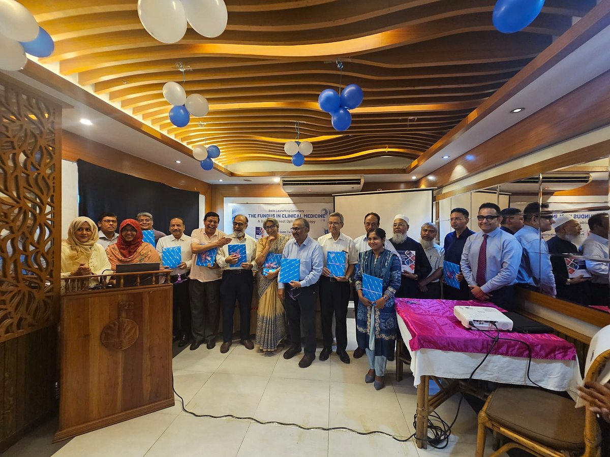 রাজধানীর ধানমন্ডির একটি হোটেলে এক অনুষ্ঠানে বইটির মোড়ক উন্মোচন করা হয়। শীর্ষস্থানীয় ওষুধ কোম্পানি এসকেএফ এই অনুষ্ঠানের আয়োজন করে। ১৫ সেপ্টেম্বর