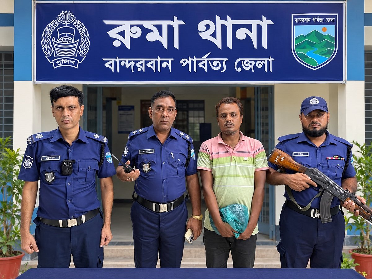 আত্মগোপনে থাকার পর ফিরে আসা পল্লী উন্নয়ন বোর্ডের নিখোঁজ হওয়া মাঠ সংগঠক মৃত্যুঞ্জয় কুমার মণ্ডল