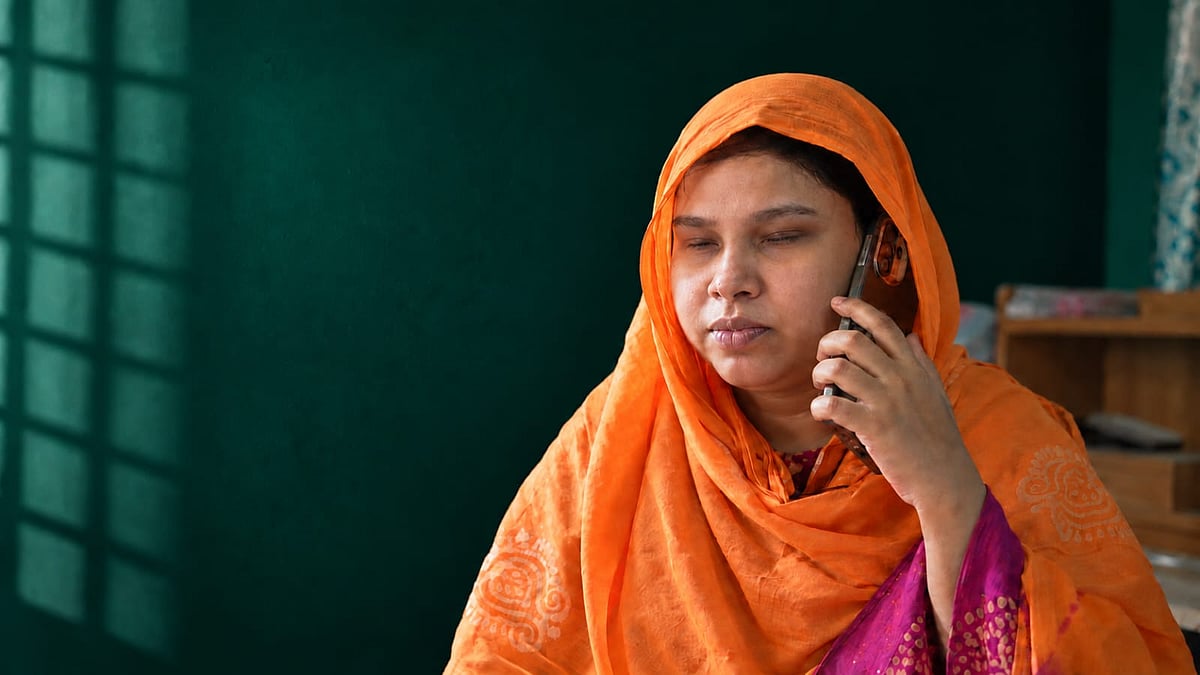 কল সেন্টারের কর্মী নাজমা আক্তার